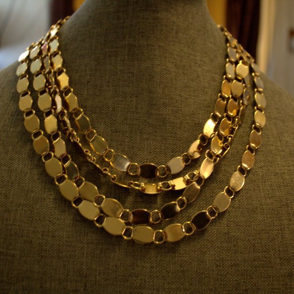 Gold Flat Linked Necklace with Matching Earrings - Picture 2 of 4